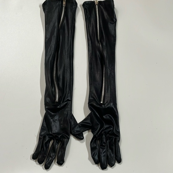 Women's Wet Look Opera Length Gloves stretch black small to medium - Picture 2 of 5